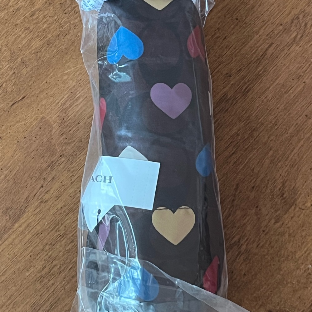 ☔️🌂☔️ COACH UMBRELLA IN SIGNATURE HEART PRINT ☔️🌂☔️ NWT ☔️🌂☔️ - Picture 10 of 16